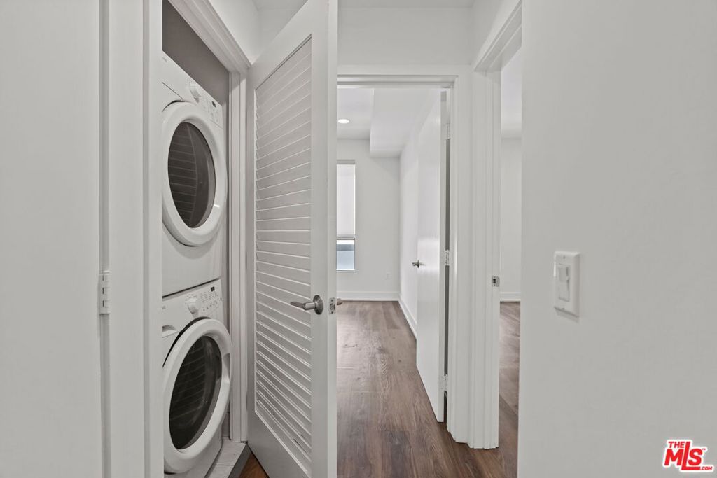 Residential Lease for rent at 1319 Martel 304, Los Angeles, Los Angeles County CA featuring 3 beds and 3 baths