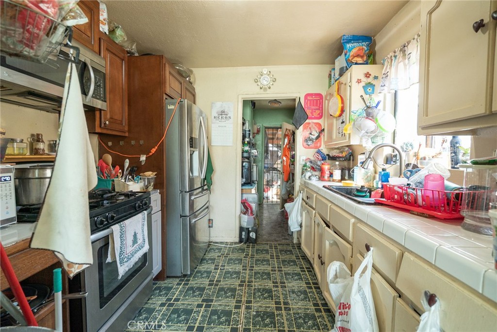 Active for sale at Compton, CA, Compton, CA CA and 1 bath