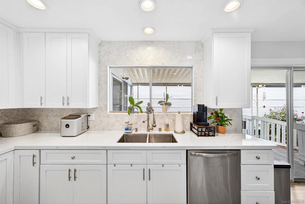 Manufactured In Park for sale at 8712 N Magnolia Ave Space 262, Santee CA featuring 2 beds and 2 baths