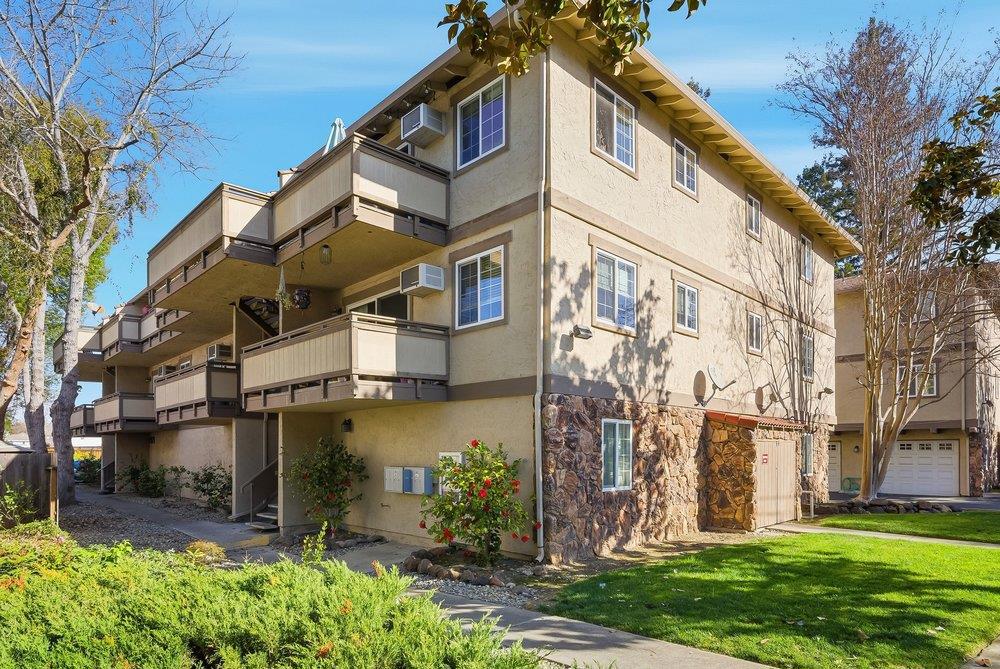 Residential for sale at 565 W Latimer Avenue, Campbell CA featuring 2 beds and 2 baths