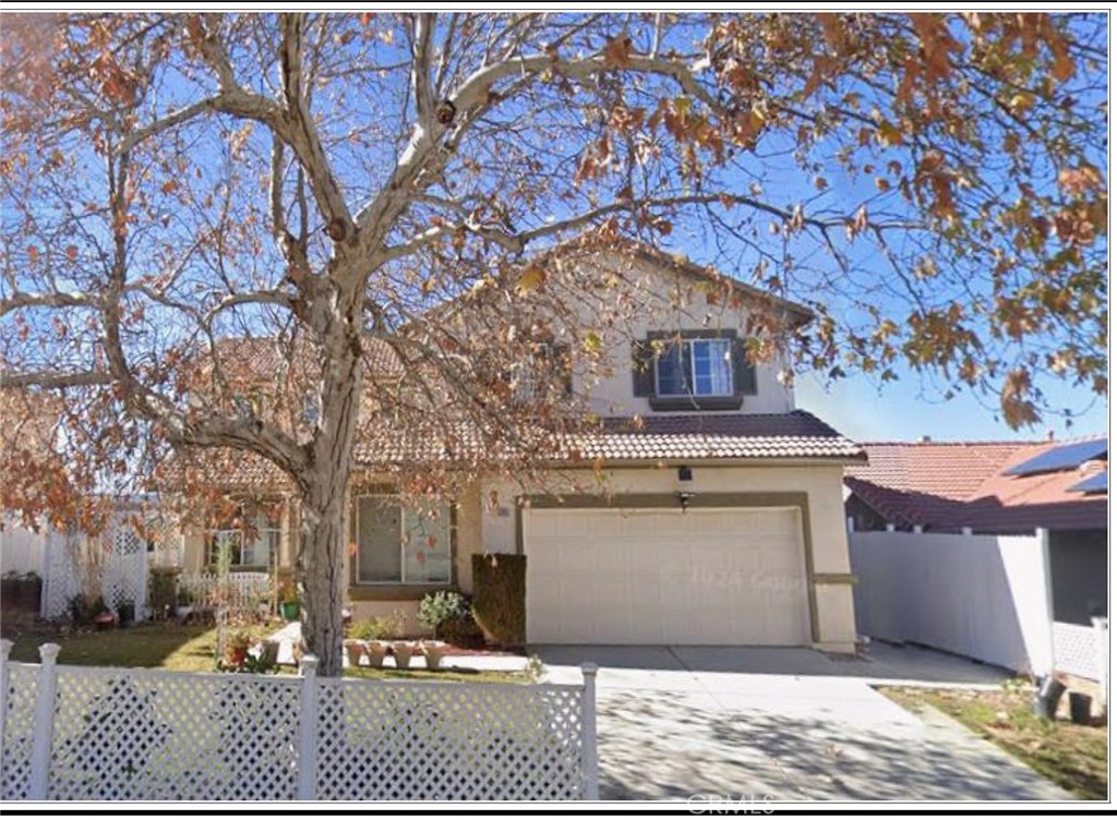 Residential Lease for rent at 36453 Rodeo, Palmdale, Los Angeles County CA featuring 5 beds and 3 baths