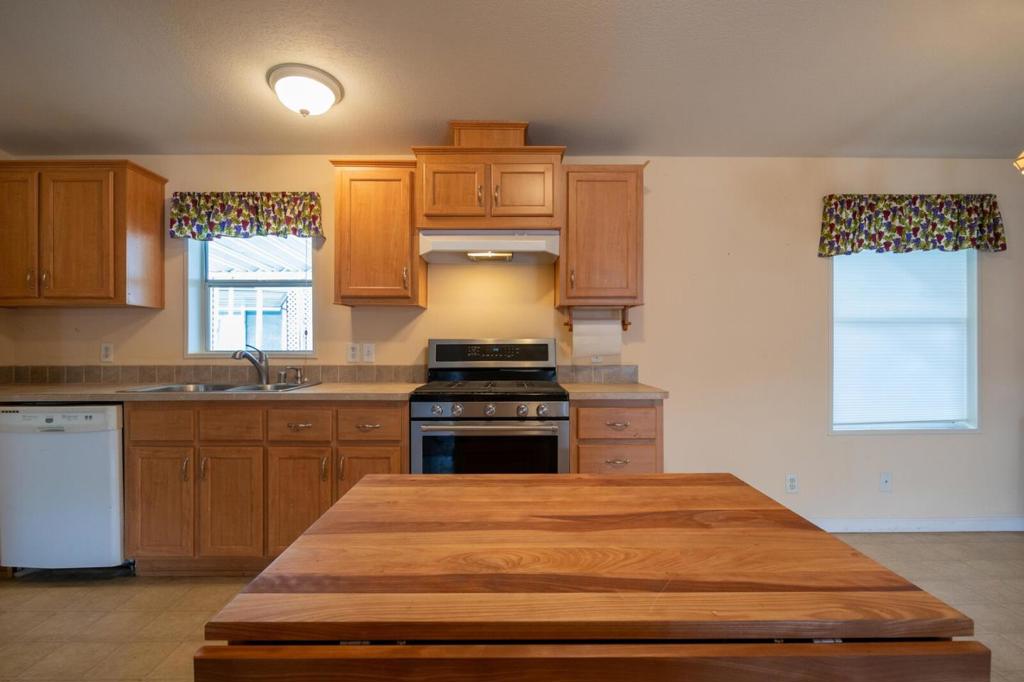 Manufactured In Park for sale at 275 Burnett Avenue, Morgan Hill CA featuring 3 beds and 2 baths