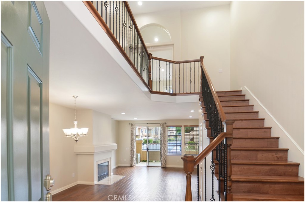 Residential Lease for rent at 7 Landmark, Aliso Viejo CA featuring 2 beds and 3 baths