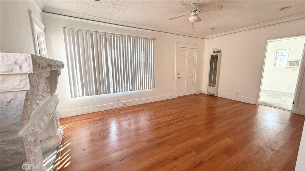 Residential Lease for rent at 1209 Spence, Los Angeles, Los Angeles County CA featuring 2 beds and 1 bath