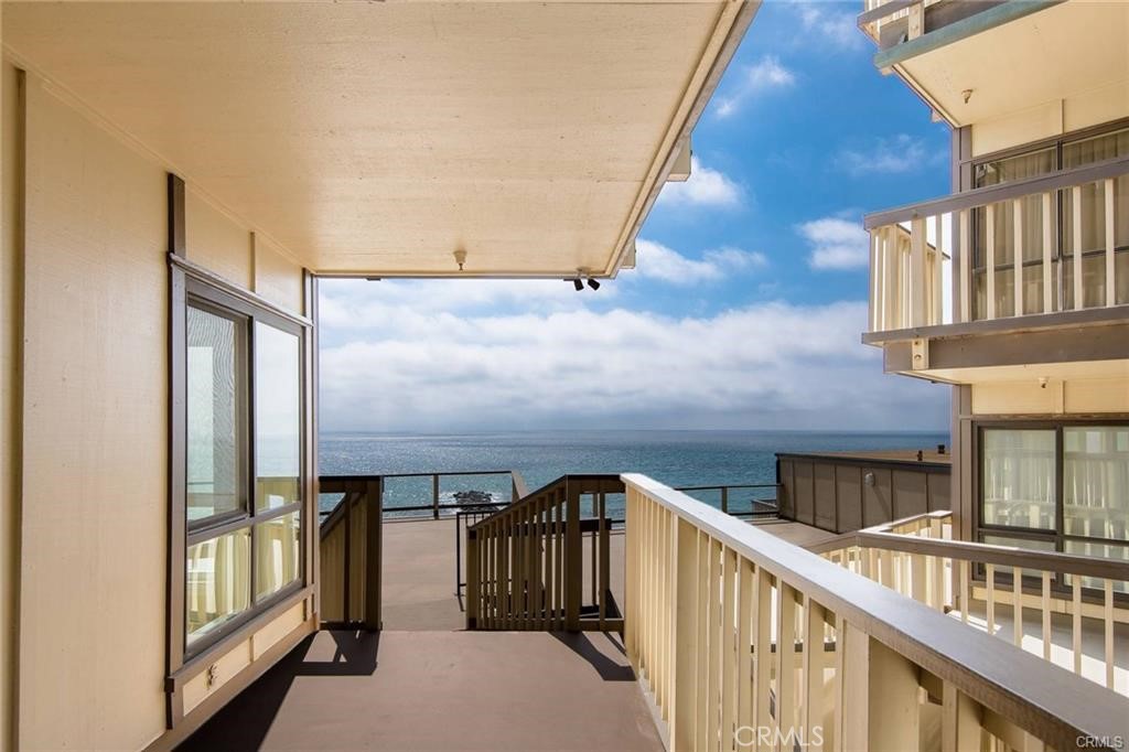 Residential Lease for rent at 625 Esplanade 49, Redondo Beach CA featuring 2 beds and 2 baths