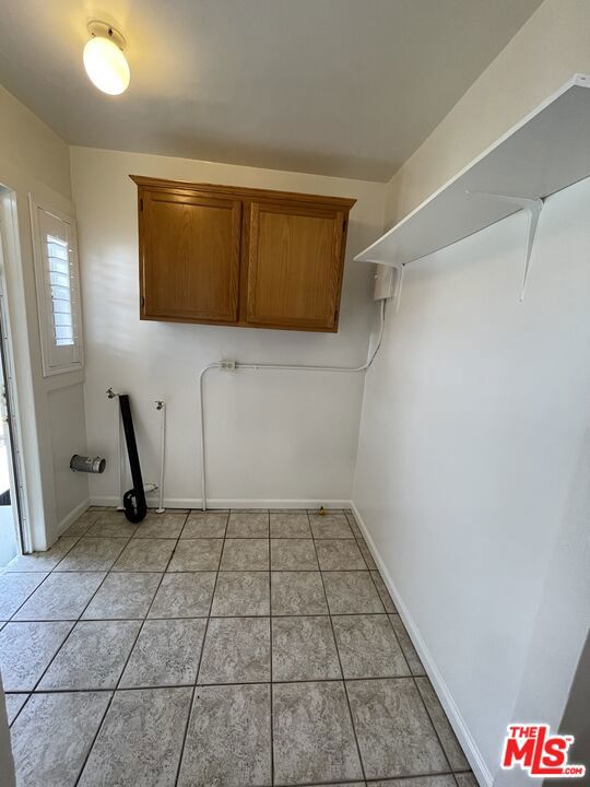 Residential Lease for rent at 5028 4th Avenue, Los Angeles, Los Angeles County CA featuring 4 beds and 2 baths
