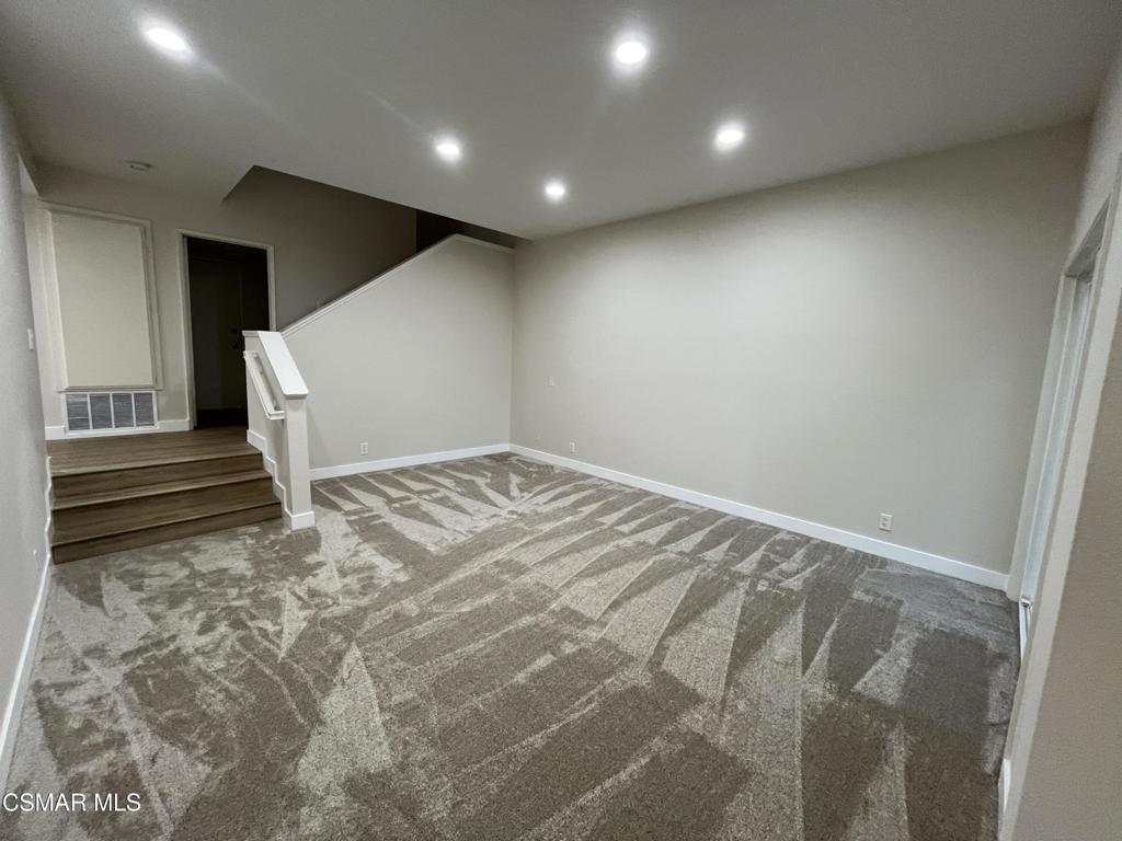 Residential Lease for rent at 3315 Sunburst Place, Thousand Oaks CA featuring 3 beds and 3 baths