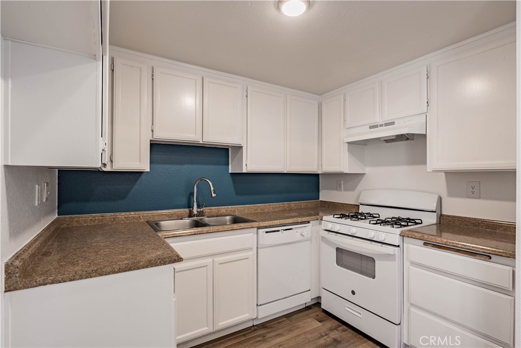 Residential Lease for rent at 32021 Avenue E 19, Yucaipa CA featuring 2 beds and 1 bath