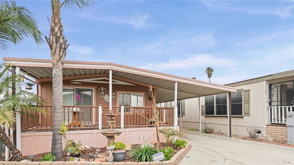 Manufactured In Park for sale at 1445 W Florida Ave 85, Hemet CA featuring 2 beds and 2 baths