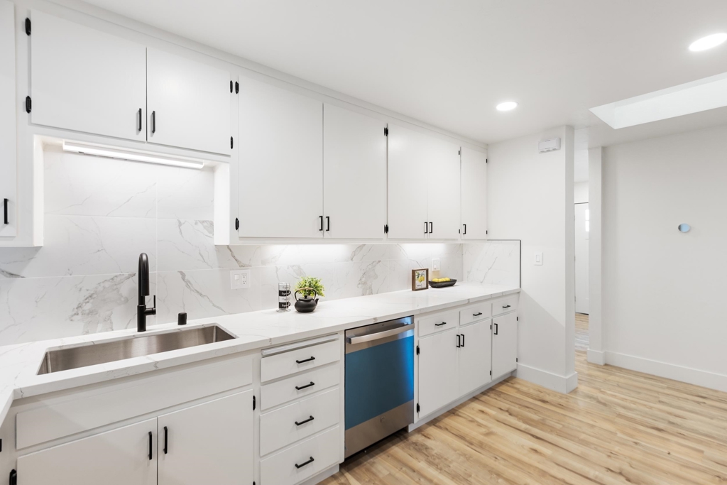 Residential for sale at 4072 4072 Oak Hill Rd, Oakland CA featuring 3 beds and 2 baths