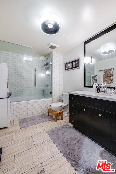 Residential for sale at 527 Molino Street 206, Los Angeles CA featuring 1 bed and 1 bath