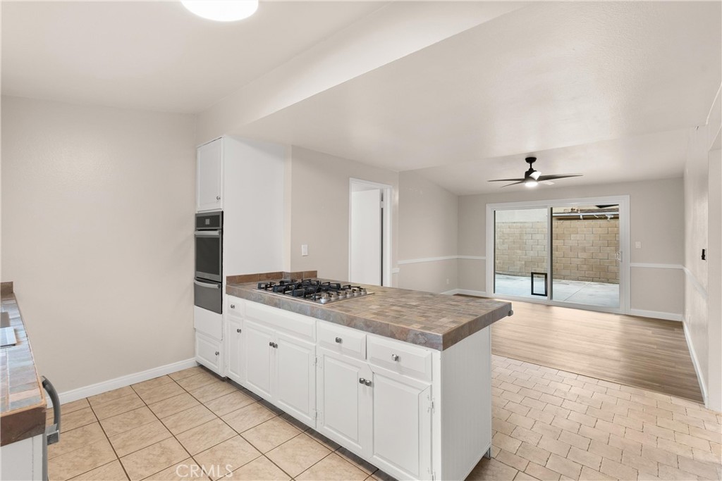 Residential for sale at 2912 Andros, Costa Mesa CA featuring 3 beds and 2 baths