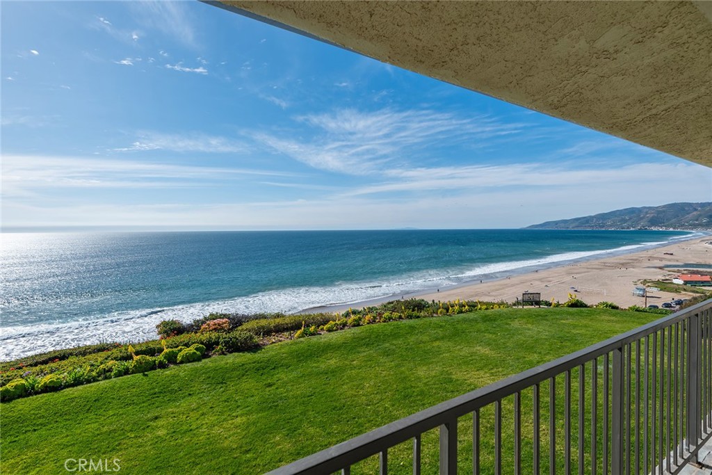 Residential Lease for rent at 29712 Zuma Bay Way, Malibu CA featuring 2 beds and 3 baths
