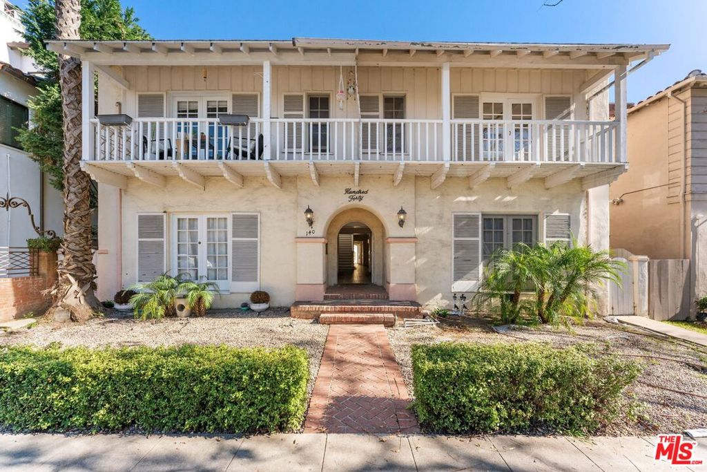 Residential Lease for rent at 140 S Camden Drive 202, Beverly Hills, Los Angeles County CA featuring 1 bed and 1 bath