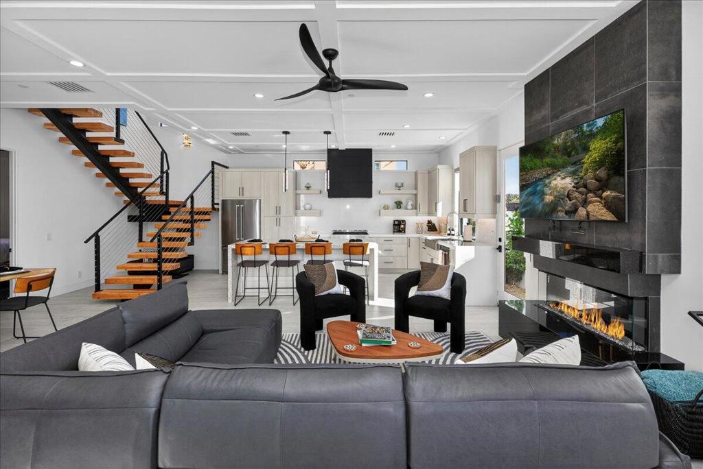 Residential Lease for rent at 51120 Avenida Navarro, La Quinta CA featuring 4 beds and 5 baths