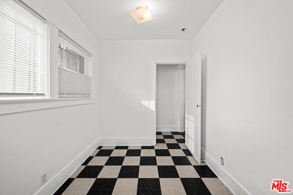 Residential Lease for rent at 5515 Ruthelen Street, Los Angeles, Los Angeles County CA featuring 3 beds and 2 baths