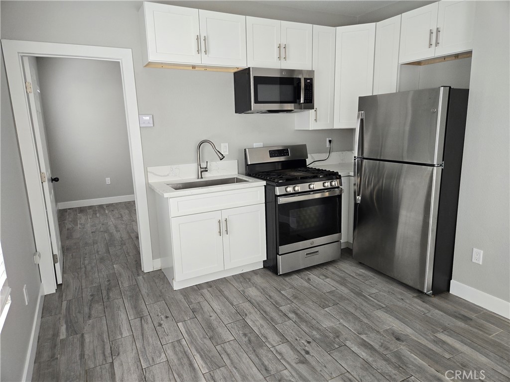 Residential Lease for rent at 136 N Sheridan Street B, Corona CA featuring 1 bed and 1 bath