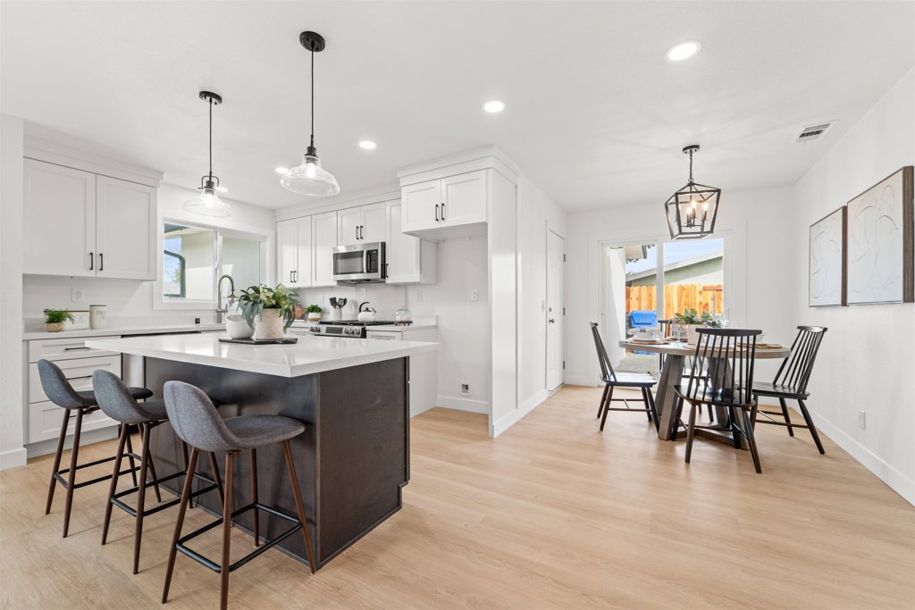 Residential for sale at 215 215 San Bernardino Ct, Bay Point CA featuring 3 beds and 2 baths