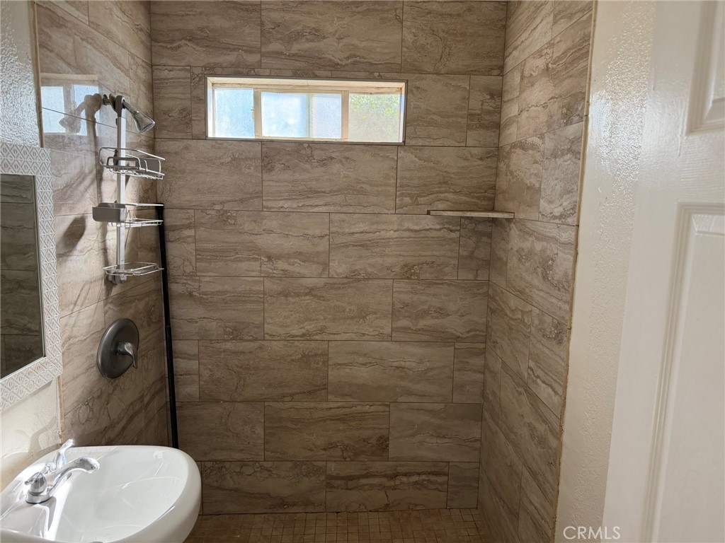 Residential Lease for rent at 4666 Park Avenue, Riverside CA featuring 1 bed and 1 bath