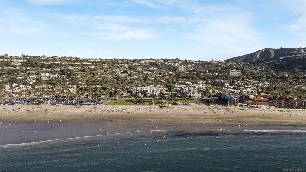 Residential Lease for rent at 8263 Camino del Oro 171, La Jolla, San Diego County CA featuring 2 beds and 2 baths