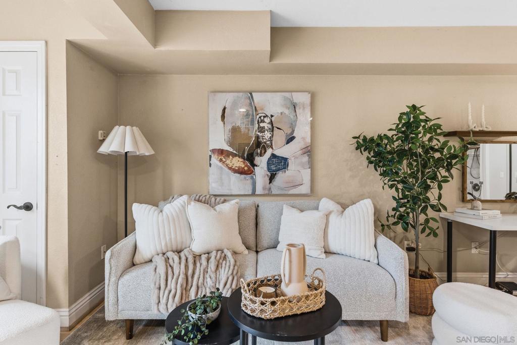 Residential for sale at 3927 Nobel Dr 39, San Diego CA and 1 bath