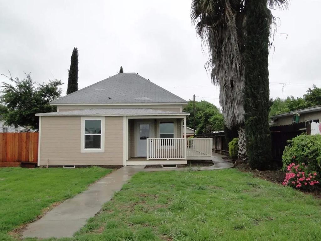 Residential for sale at 427 East Avenue, Gustine CA featuring 3 beds and 1 bath