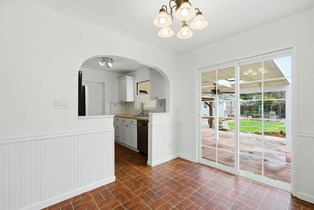 Residential for sale at 2025 Yorkshire Way, Mountain View CA featuring 3 beds and 1 bath