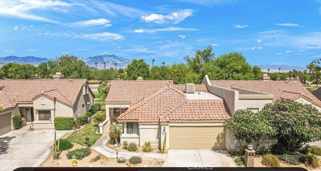 Residential Lease for rent at 41711 Kansas, Palm Desert CA featuring 2 beds and 2 baths