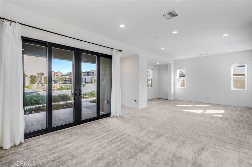 Residential Lease for rent at 106 Draw, Irvine CA featuring 5 beds and 5 baths