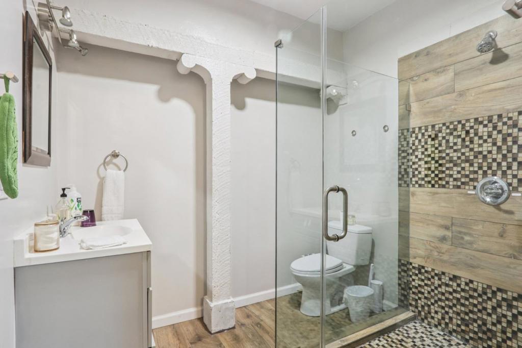 Residential Lease for rent at 522 Westminster Avenue A, Alhambra, Los Angeles County CA featuring 3 beds and 2 baths