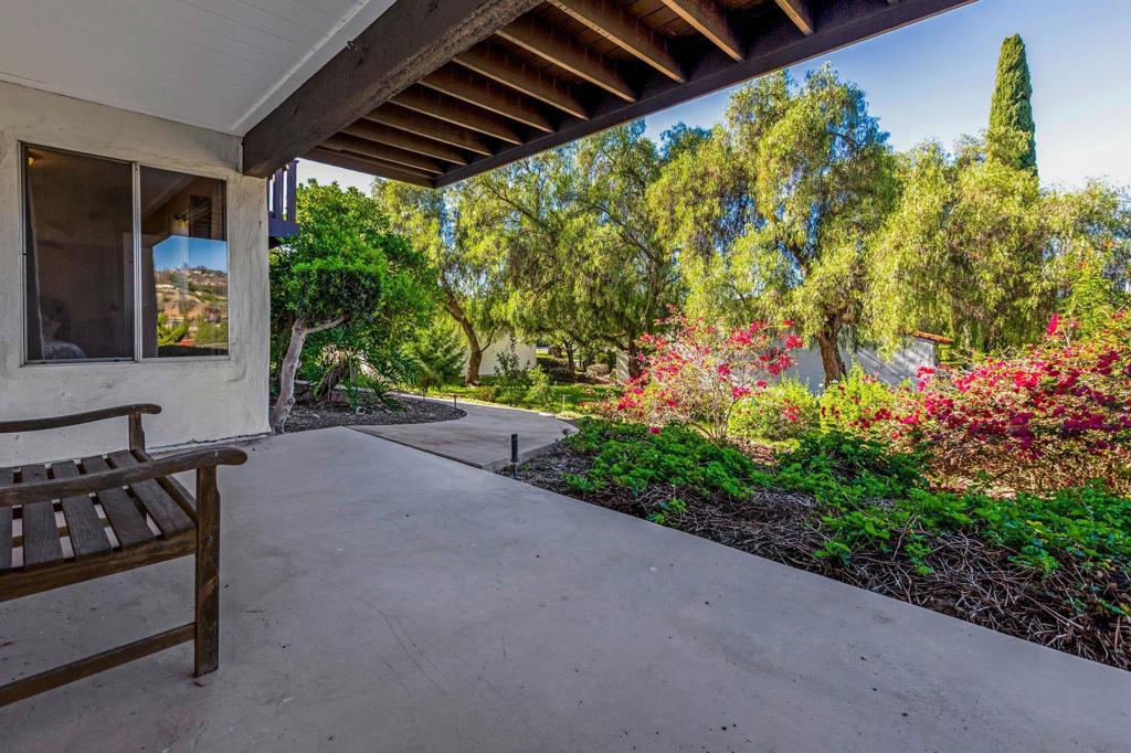 Residential for sale at 2045 Bolsa Chica Gln, Escondido CA featuring 3 beds and 2 baths