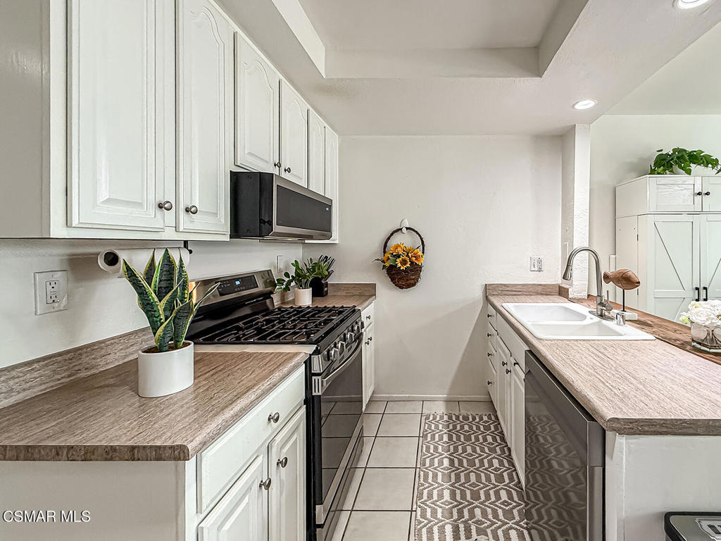 Residential for sale at 560 Chapala Drive, Camarillo CA featuring 3 beds and 3 baths