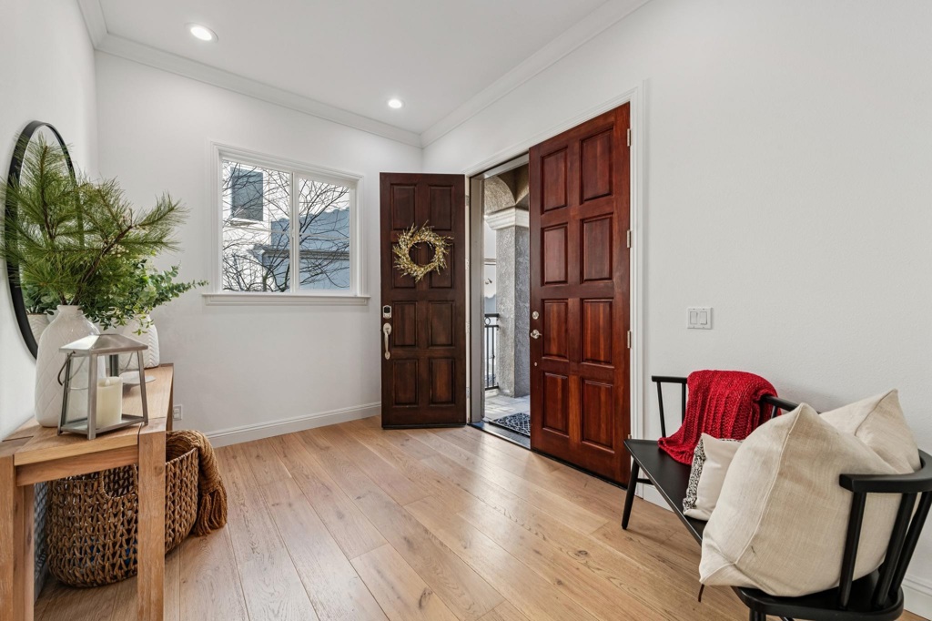 Residential for sale at 6194 6194 Mazuela Dr, Oakland CA featuring 4 beds and 4 baths