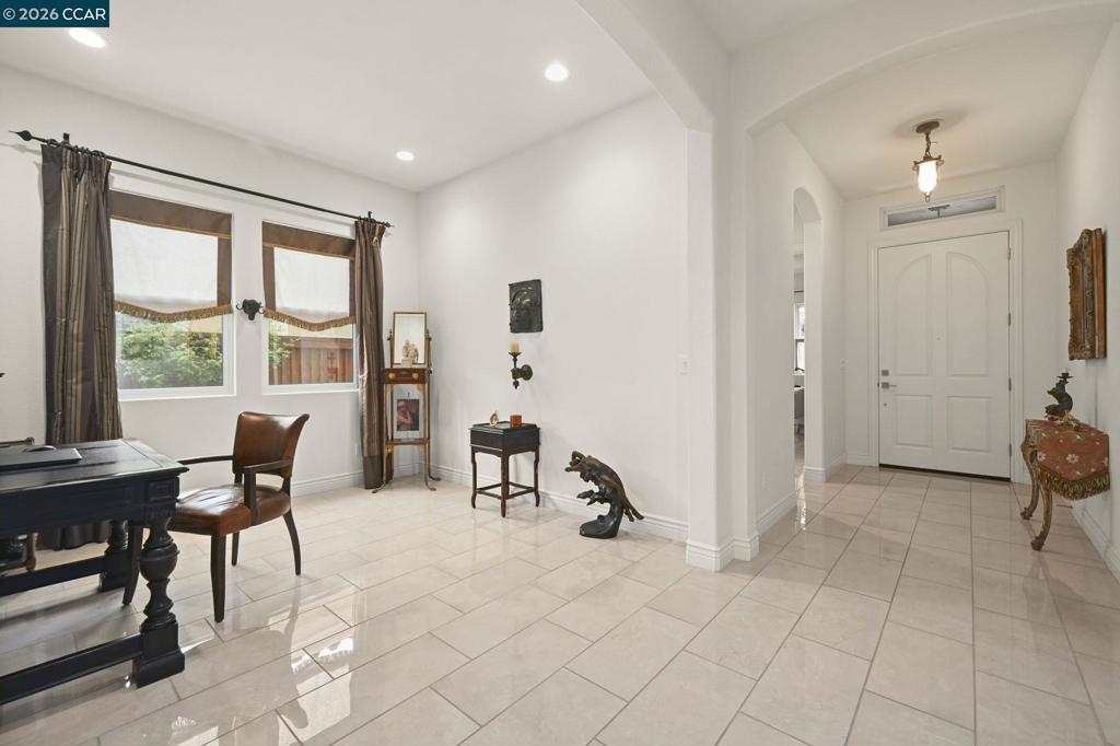 Residential for sale at 1577 1577 Chianti Ln, Brentwood CA featuring 2 beds and 2 baths