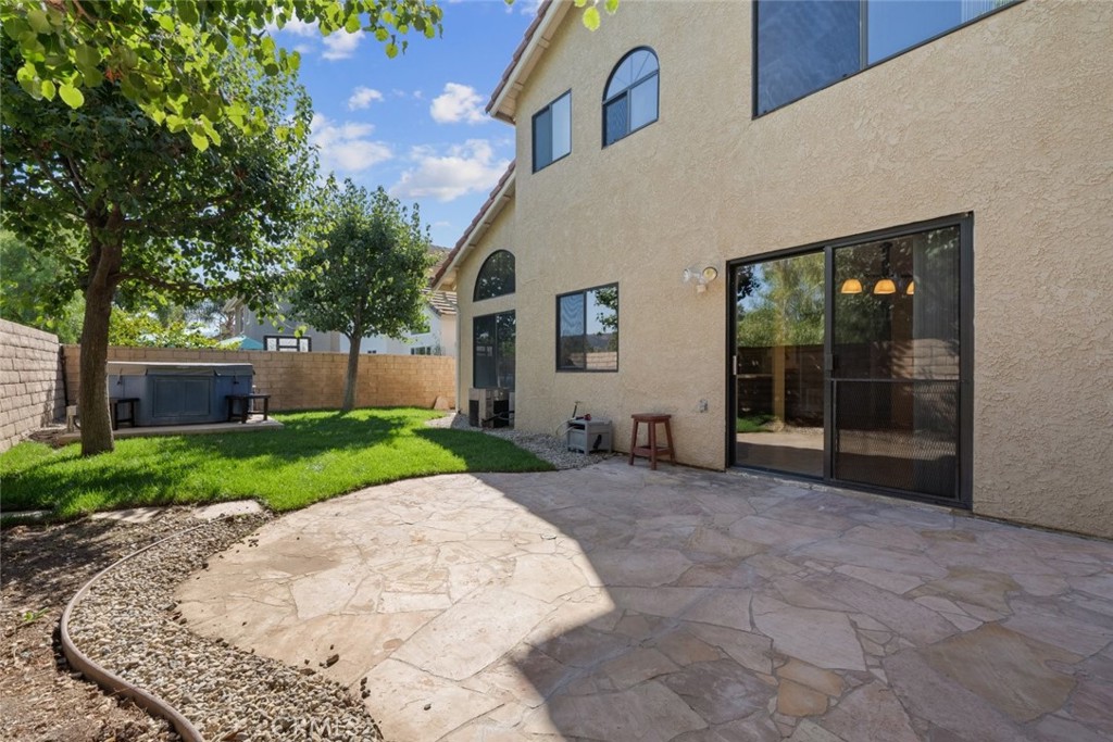 Residential Lease for rent at 3912 Lost Springs Drive, Calabasas CA featuring 3 beds and 3 baths