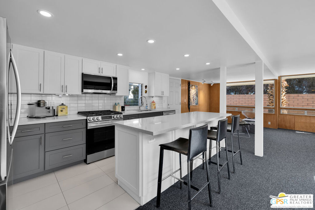 Manufactured In Park for sale at 70260 Highway 111 157, Rancho Mirage CA featuring 1 bed and 1 bath