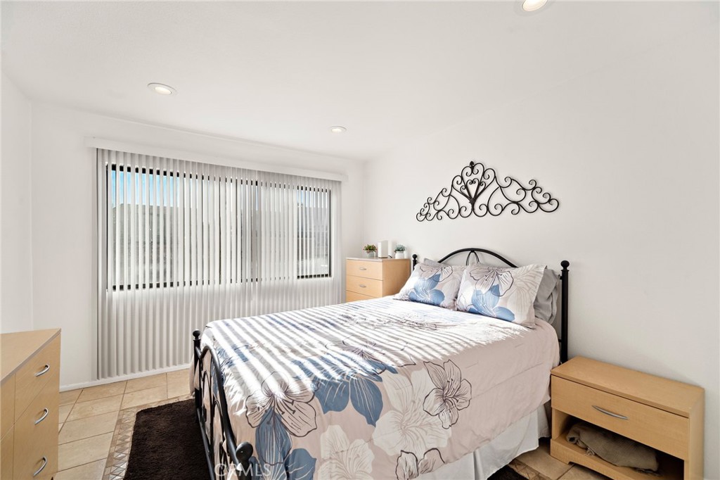 Residential for sale at 25761 Le Parc 82, Lake Forest CA featuring 2 beds and 1 bath