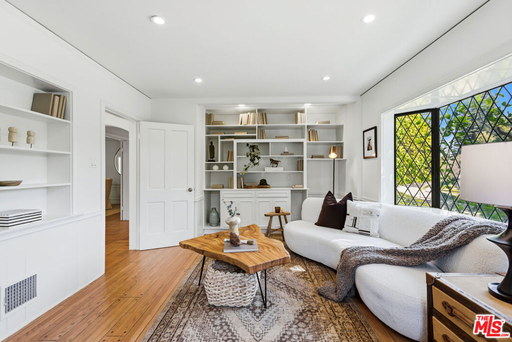 Active for sale at Los Angeles, CA, Los Angeles, CA CA and 4 baths