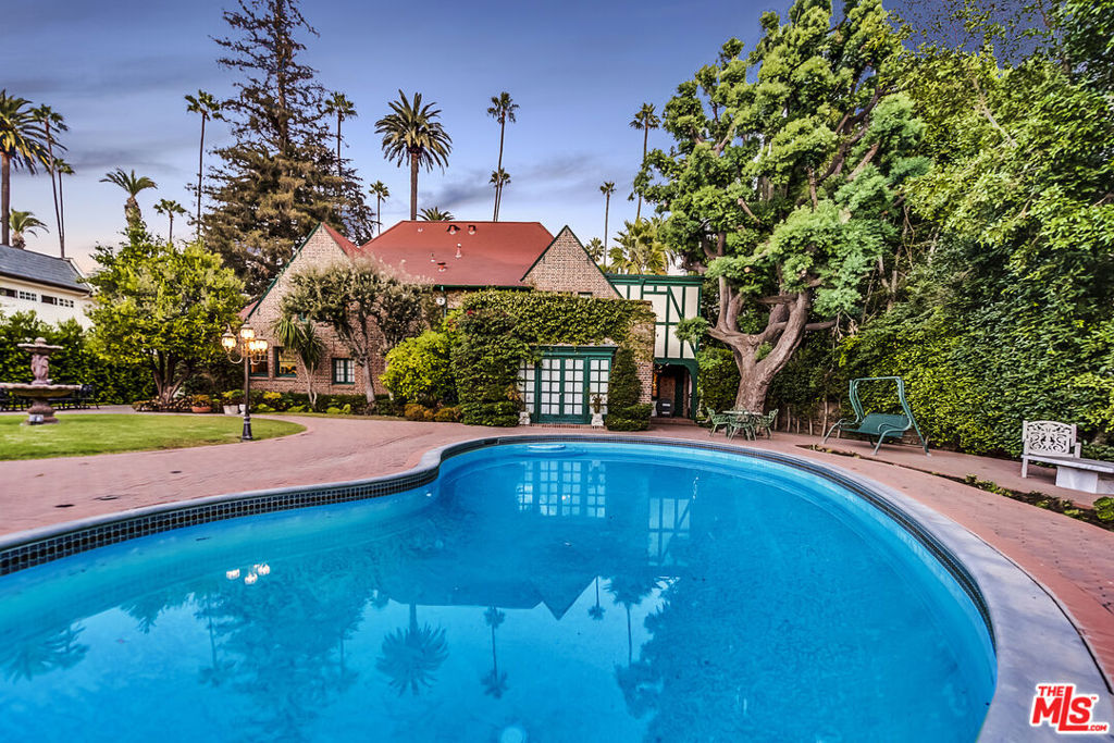 Residential Lease for rent at 805 N Bedford Drive, Beverly Hills CA featuring 4 beds and 4 baths
