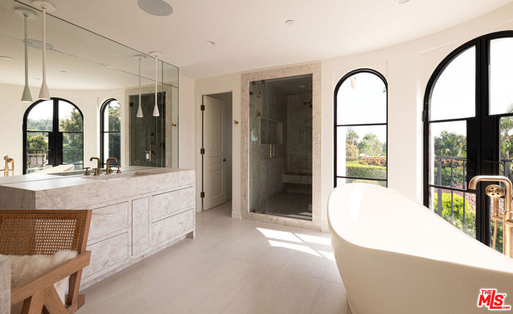 Residential Lease for rent at 1121 Tower Road, Beverly Hills CA featuring 9 beds and 9 baths