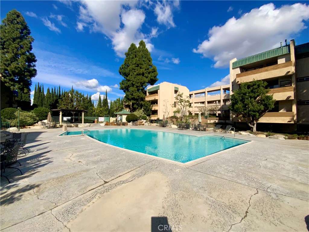 Active for sale at Lakewood, CA, Lakewood, CA CA and 1 bath