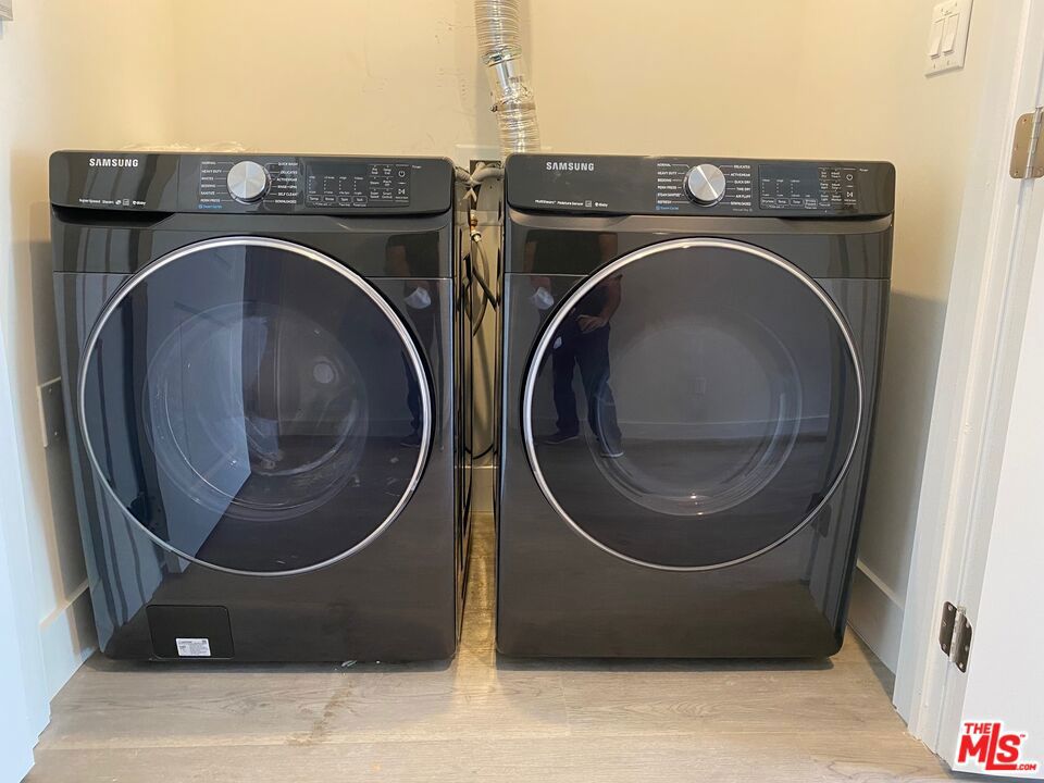 Residential Lease for rent at 2635 S Hauser Boulevard room 3, Los Angeles, Los Angeles County CA featuring 1 bed and 1 bath