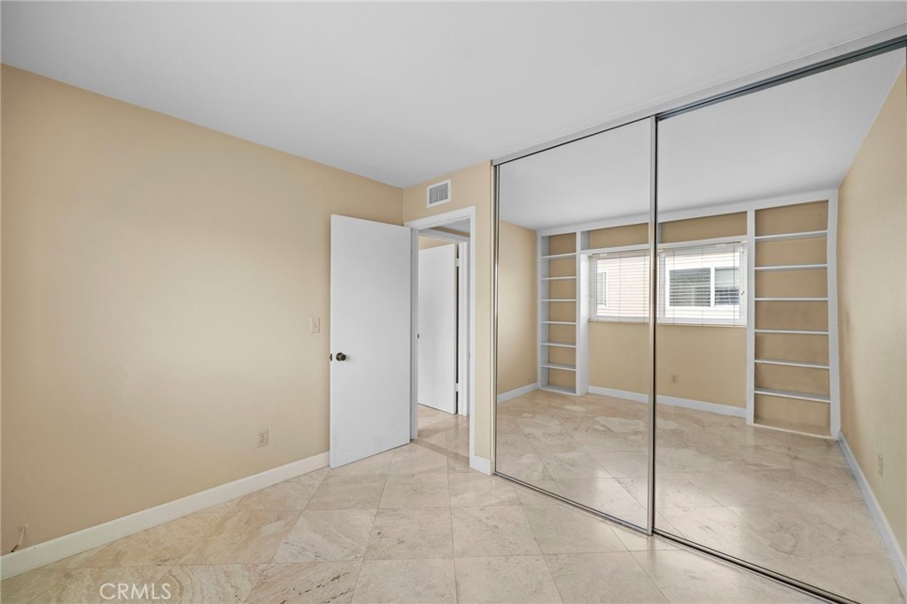 Residential Lease for rent at 86 Kazan 40, Irvine CA featuring 2 beds and 1 bath