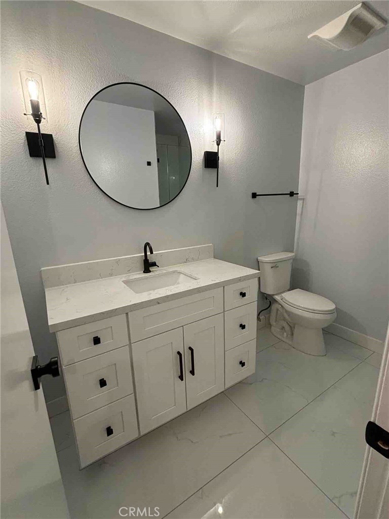 Residential Lease for rent at 505 N Louise, Glendale, Los Angeles County CA featuring 2 beds and 2 baths