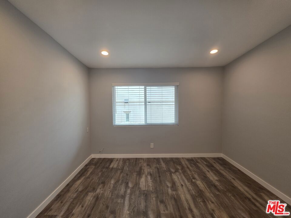 Residential Lease for rent at 210 S Lucia Avenue 3, Redondo Beach CA featuring 2 beds and 2 baths