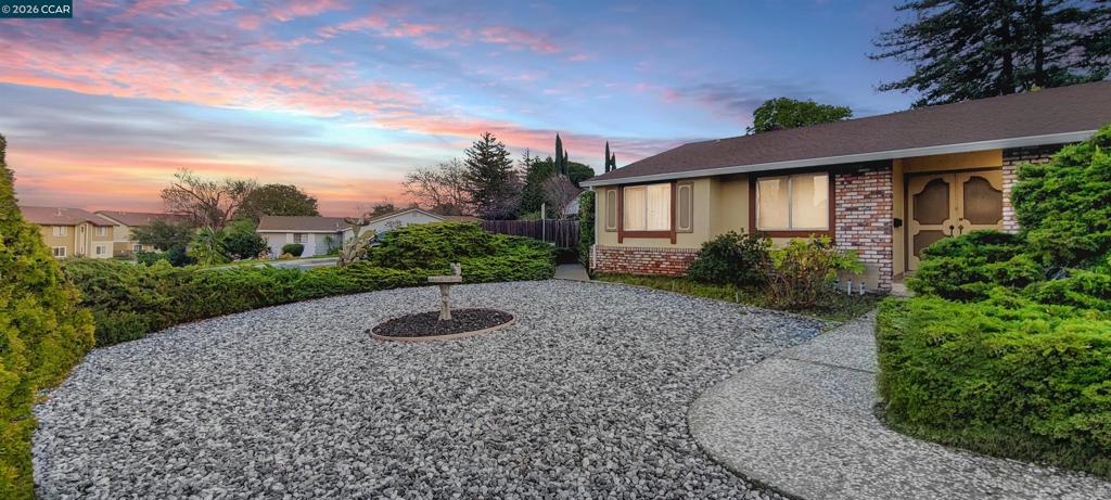 Residential for sale at 1 1 Castlewood, Pittsburg CA featuring 3 beds and 2 baths