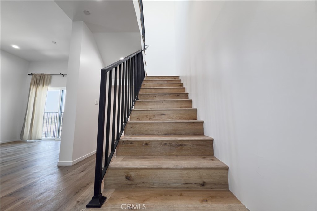 Residential Lease for rent at 121 S Coronado, Los Angeles, Los Angeles County CA featuring 3 beds and 2 baths