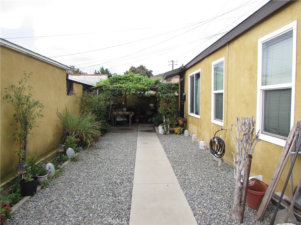 Residential Income for sale at 5115 Loma Vista, Maywood CA