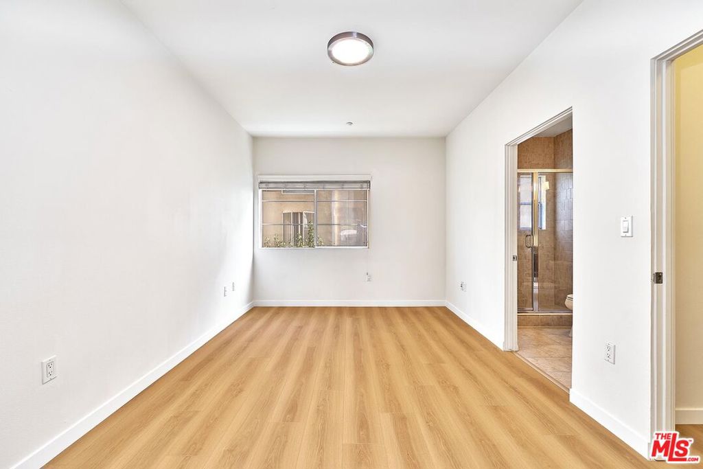 Residential Lease for rent at 2864 Sunset Place 203, Los Angeles, Los Angeles County CA featuring 2 beds and 3 baths