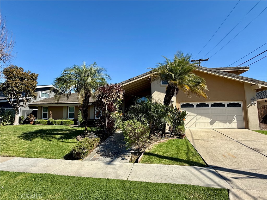 Residential Lease for rent at 2946 Maui, Costa Mesa CA featuring 4 beds and 3 baths